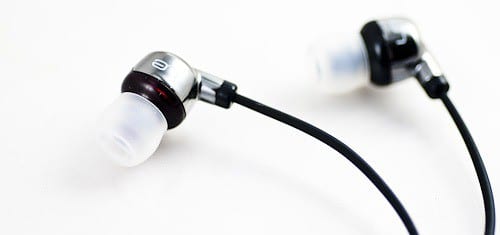 mtn_ultimate_ears_metrofi220-2