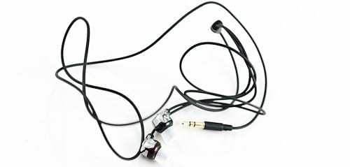 mtn_ultimate_ears_metrofi220-3