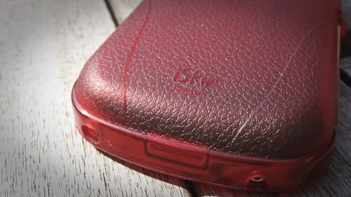 MEGATech Reviews   iSkin Vibes Slim Case for the BlackBerry Bold   iskin vibes bb 1 