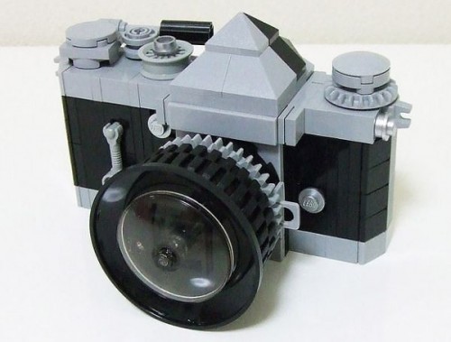 Life-size-replica-of-Nikon-F-SLR-in-Lego