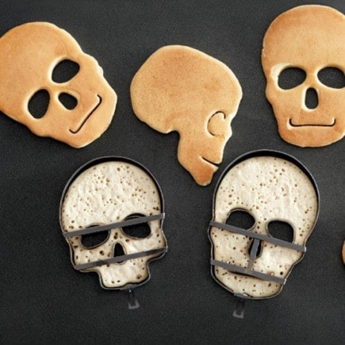 halloween-skull-pancake-molds-set-1-590x590