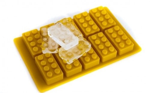 lego-brick-ice-cube-tray-595x369